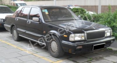 Лобовое стекло Nissan Cedric Y31